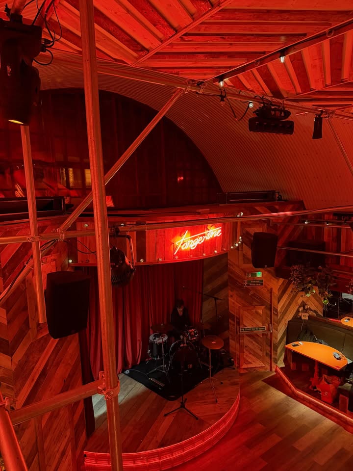 neuron_av's tweet photo. It was such a busy end to 2025, we’ve only just had a chance to catch our breath to shout about Manchester’s hottest new venue, Tangerine 🍊, who opened their doors for Halloween weekend 👻. Live music, DJs, circus performers, food from multiple kitchens and artisan cocktails. https://t.co/gEk7hXUkXz
