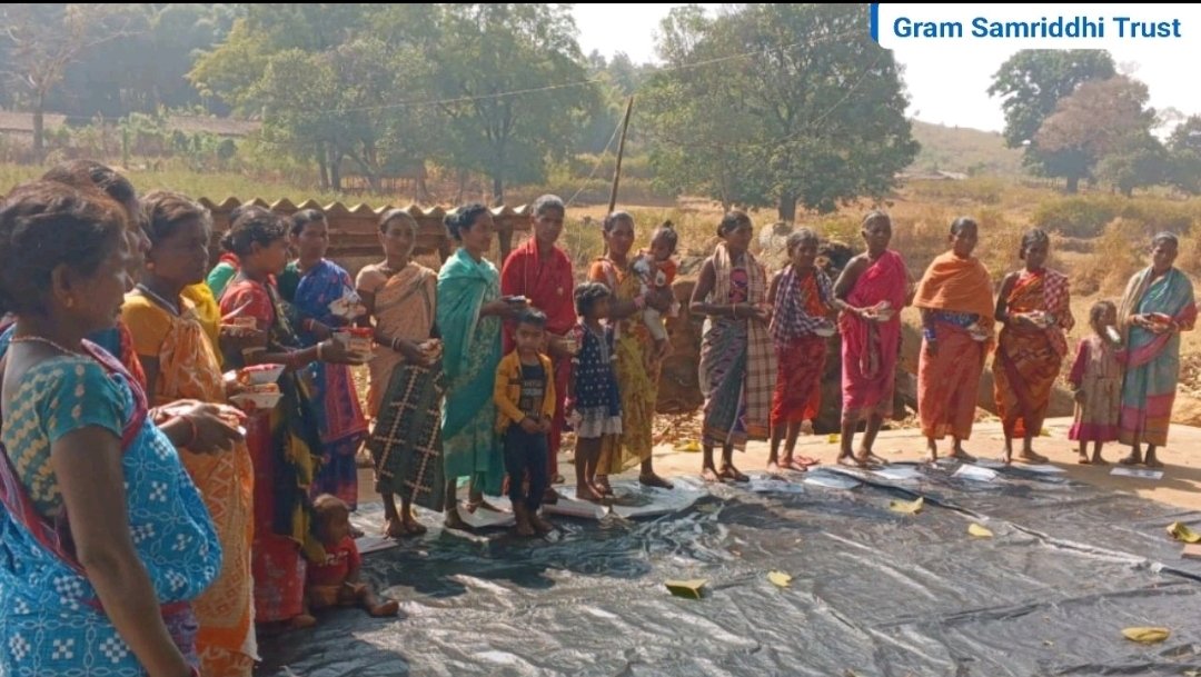 GramSamriddhi's tweet photo. Farmers Chaupal ! 
#Orchard management with intercrops will definitely help small &amp; marginal #farmers boost income &amp; promote #sustainability. These Chaupals are leading the community to become sustainable &amp; economically viable. 
#Agroforestry #Plantation #Carbon #Farmerstraining https://t.co/pRVHpYTAlX