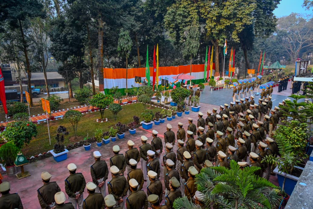 GC GTY, CRPF celebrates Republic Day with pride &amp; patriotism! Tricolour hoisted, medals announced, &amp; sweets distributed. Students of CRPF Montessori School and RCWA join the celebration. Organised Painting &amp; Poster Competition on "Vande Mataram" 🇮🇳 #RepublicDay #CRPF #Patriotism"