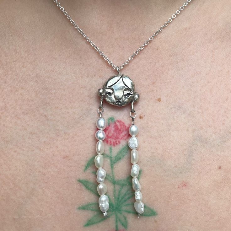 kafkaesquue's tweet image. 