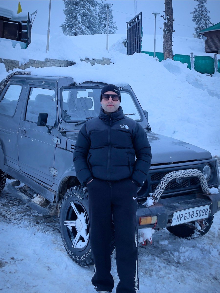 vikaskhan2201's tweet photo. Snowy Again ❄️ ⛄️ https://t.co/r8UV1MkTKT