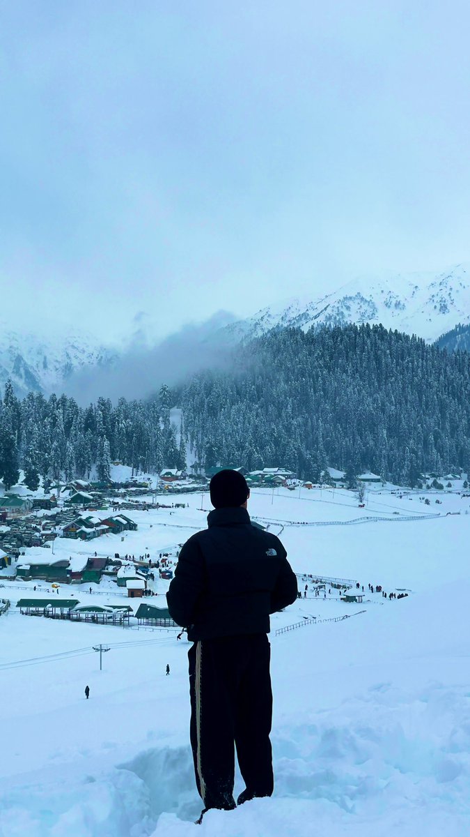vikaskhan2201's tweet photo. Snowy Again ❄️ ⛄️ https://t.co/r8UV1MkTKT