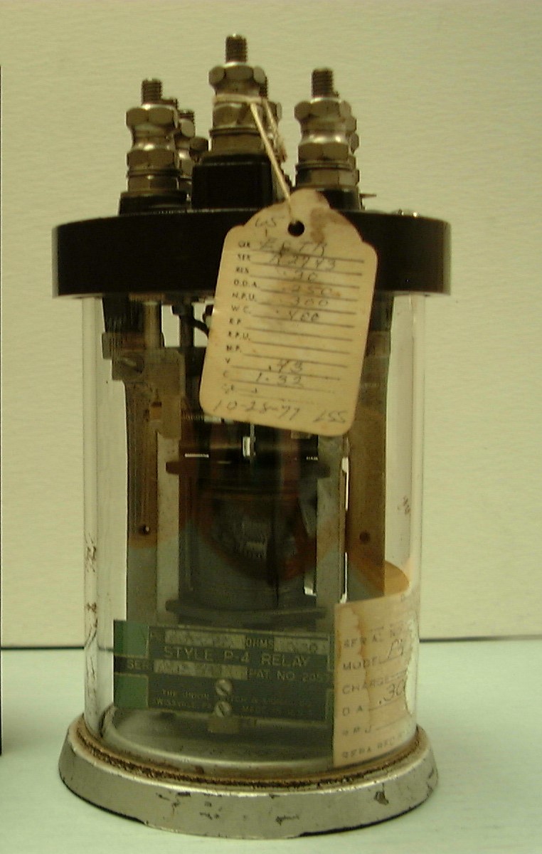 steamtownnhs's tweet image. This #MuseumMonday post is all about battery jars, chargers and relays! Batteries and battery jars were very important items to use in the railroad industry.  Like the ones pictured from our collection, they were used to power track and signal circuits. 
#SteamtownNHS #Shocking