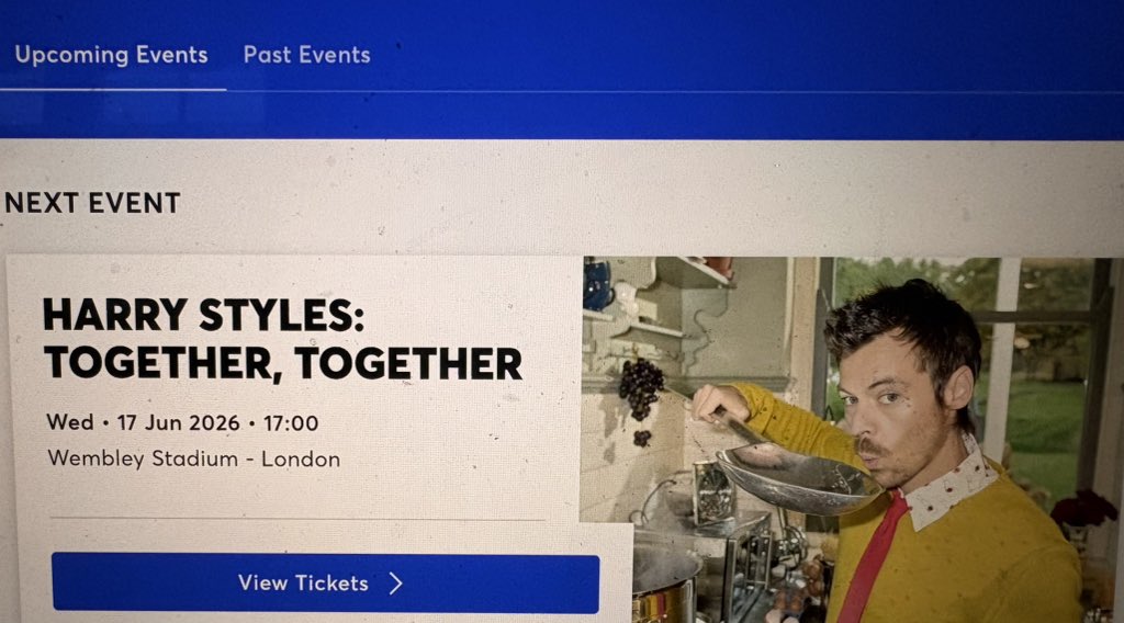 cora 🦦 tweet media