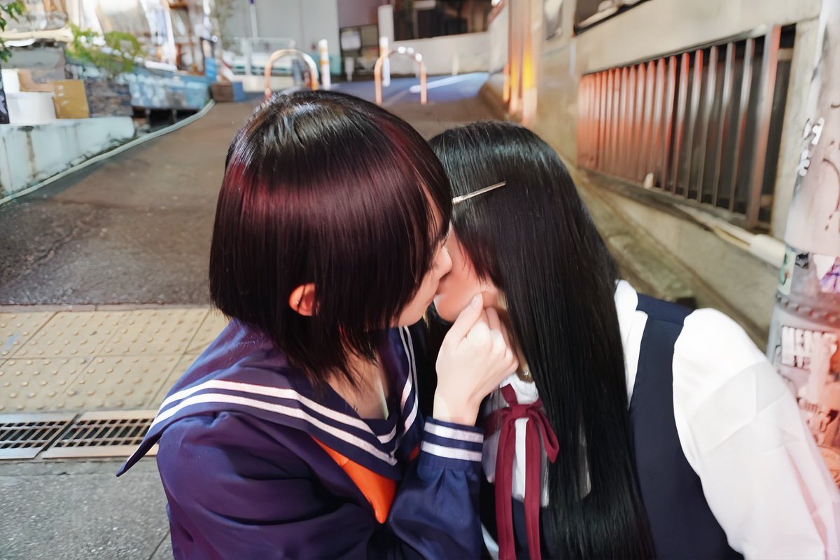 まつりきゃりちゃん2年おめでとう♡ この2枚の写真とてもすき🥲こっち