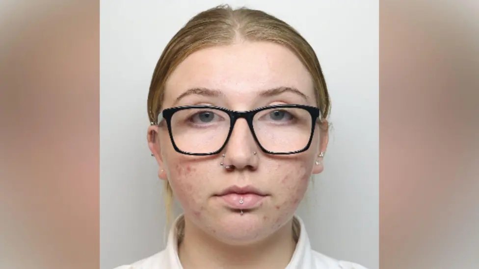 BPINewsOrg's tweet image. A former prison officer has been jailed for a sexual relationship with an inmate at HMP Five Wells and for bringing drugs into the prison. 

Alicia Novas, 20, was sentenced to three years, while prisoner Declan Winkless received a further 3 years 4 months. 

#UKCourts