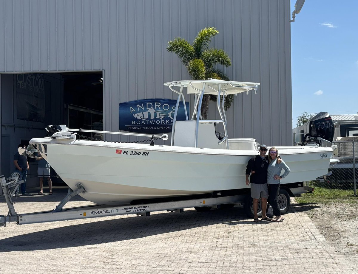 MagicTilt's tweet photo. At Magic Tilt, our customers are at the heart of everything we do. From custom features to reliable performance, we’re committed to making every launch and haul smooth and stress-free. Thank you for trusting us with your boating adventures. 

📷: SRQ Yacht Sales, LLC https://t.co/eLw8SfyVd7