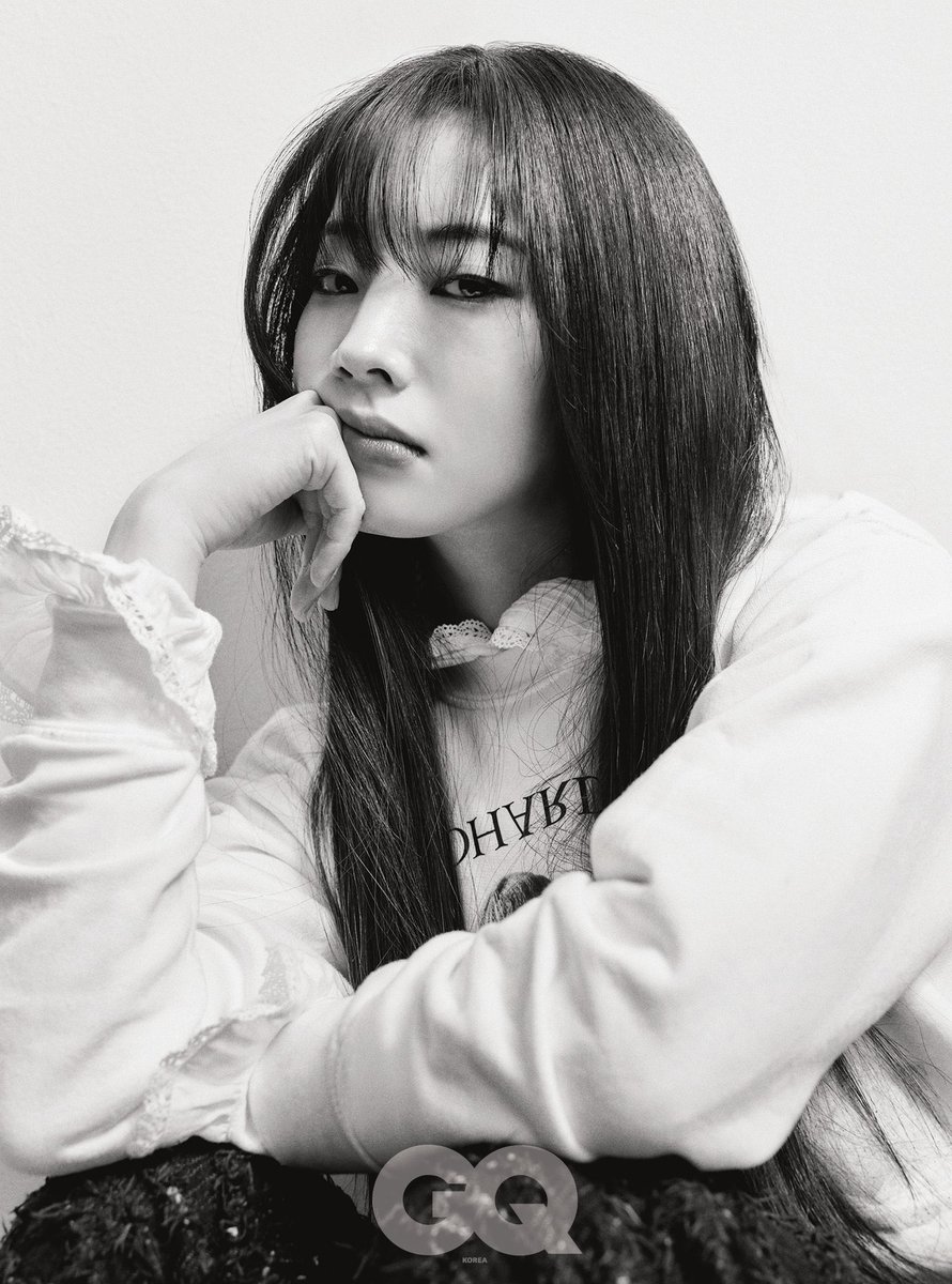 outrodhk's tweet image. woman WHAT THE HELL