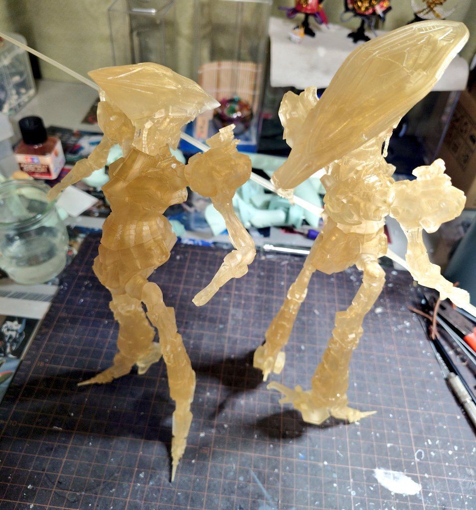 KOG ver.3 ＆ パトラクシェのフレーム状態。 ネイキッド2騎… 🦴って感じ。