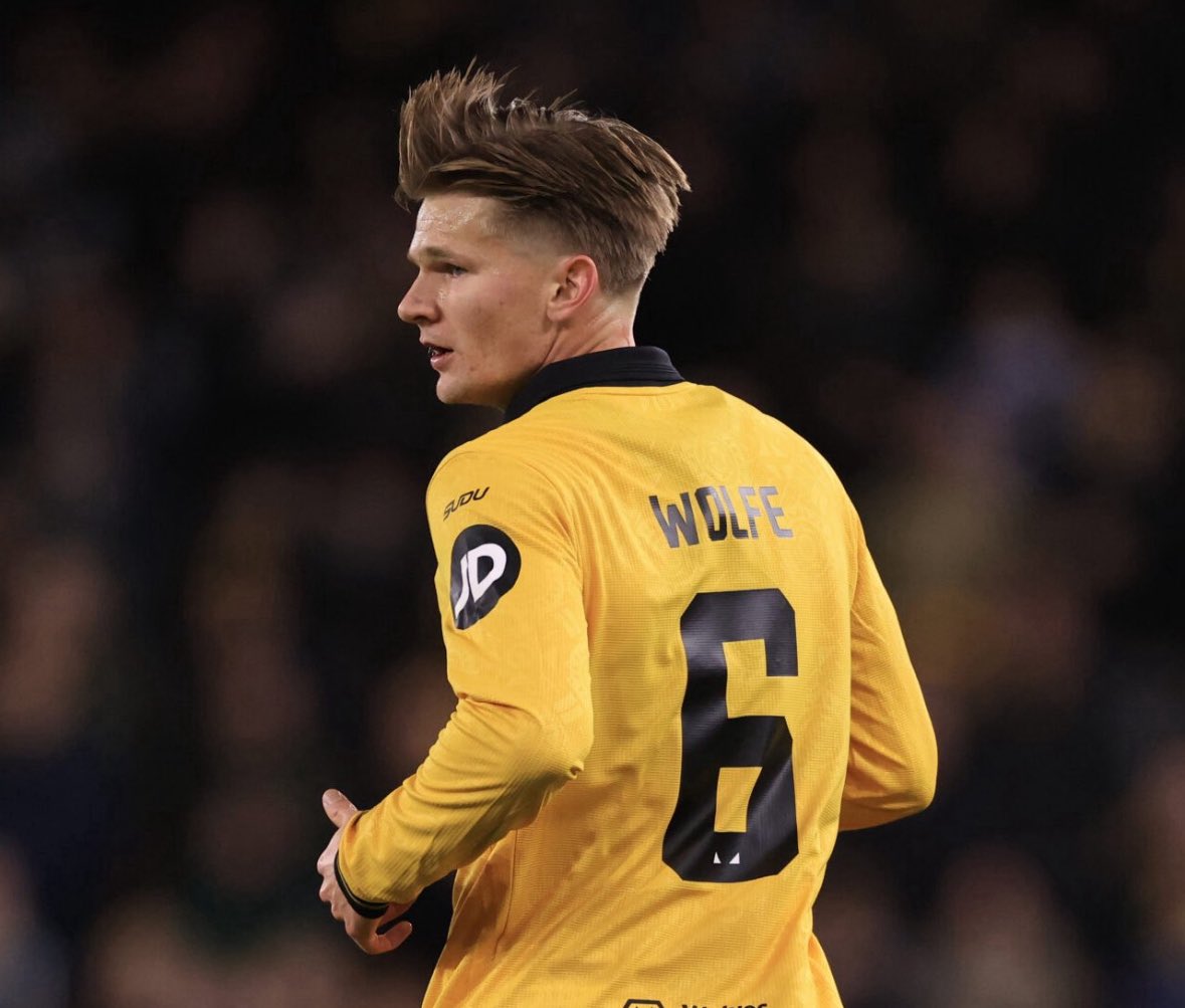 🚨🟡🔴 AS Roma make first proposal to Wolves for David Moller Wølfe as new left back.

Negotiations opened between clubs on permanent deal move.

🎥🇮🇹 youtu.be/OFkI6qZTpVA