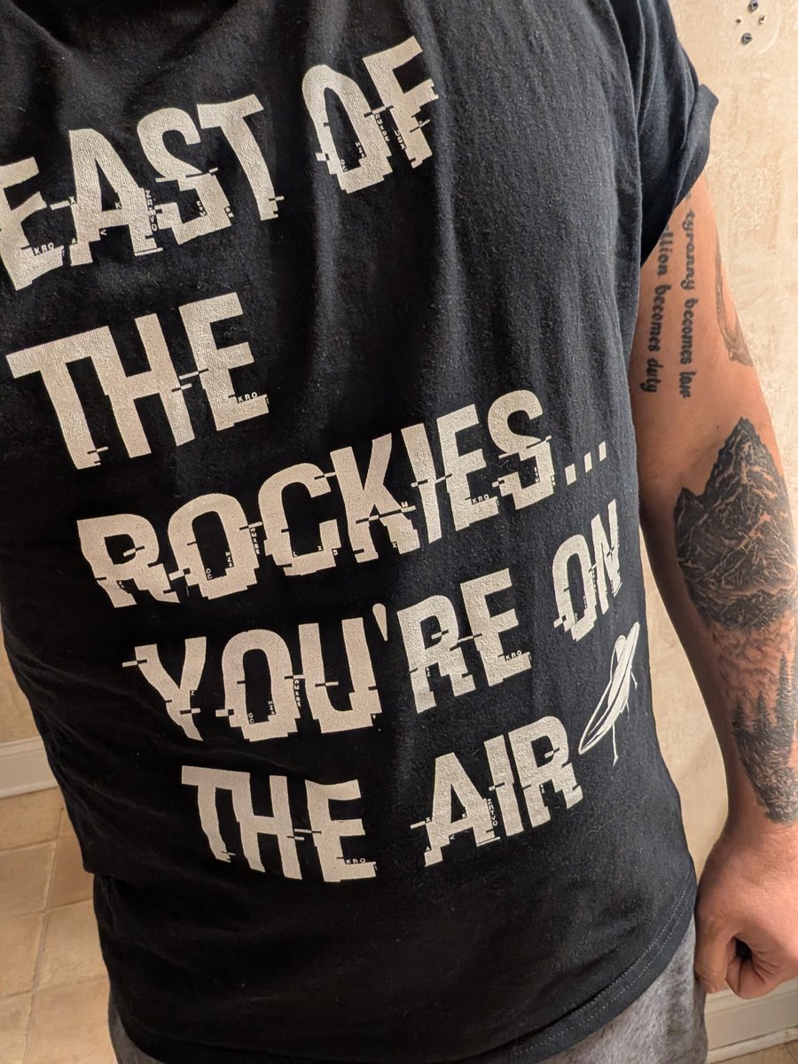UAPReportingCnt's tweet photo. Favorite T-shirt
#artbell #roswells https://t.co/IWLocZtqwk
