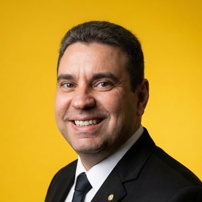 Hugaunda's tweet image. Imagem sem edição/ imagem que o cabra vai usar pra campanha pra tentar mamar nas tetas do governo

Pq a galera de direita tem tanta vergonha do próprio corpo?