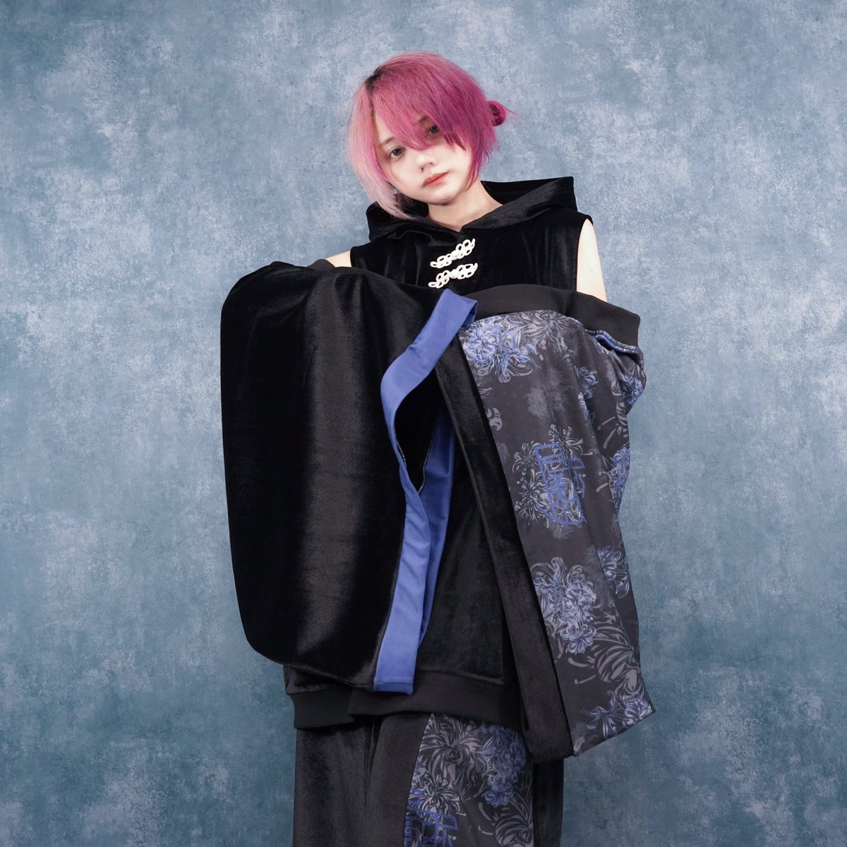 🎁本日〆切プレゼント企画🎁

こちらの当店オリジナル
ユニセックスコーデセットを

🎁2名様にプレゼント🎁

◼応募方法
フォロー(<a href="/NieR_tokyo/">NIER CLOTHING</a>) &amp; リポスト
◼締切〆  本日24時

是非ご参加ください🙇‍♂️🙇‍♀️