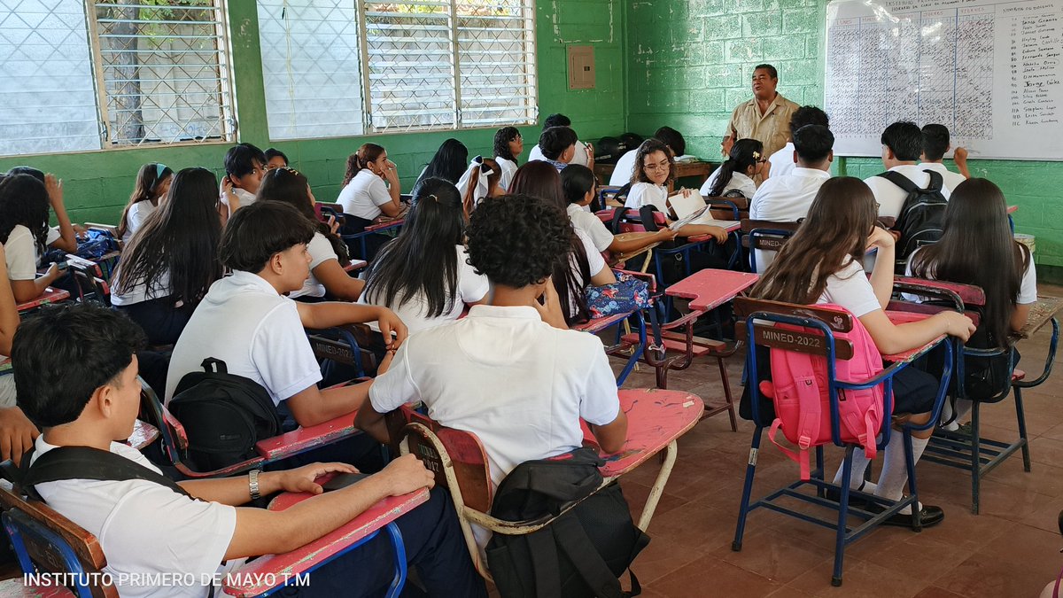 Inicio del Año Lectivo 2026, con la participación de estudiantes del Turno Matutino.