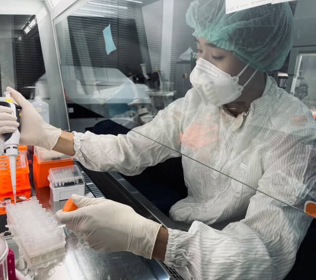 narak_pi's tweet image. Nut is really THAT guy. A nano engineering student from chula, a member of a tpop group, an actor, ceo of cays, a model, also artistic like he can draw, takes care of himself, a cat dad and overall a lovely guy. I probably forgot some. No wonder ppl around him adores him #nnutdan