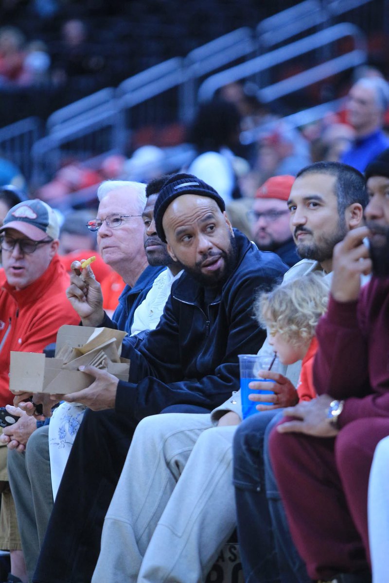 Dave's Joint tweet media