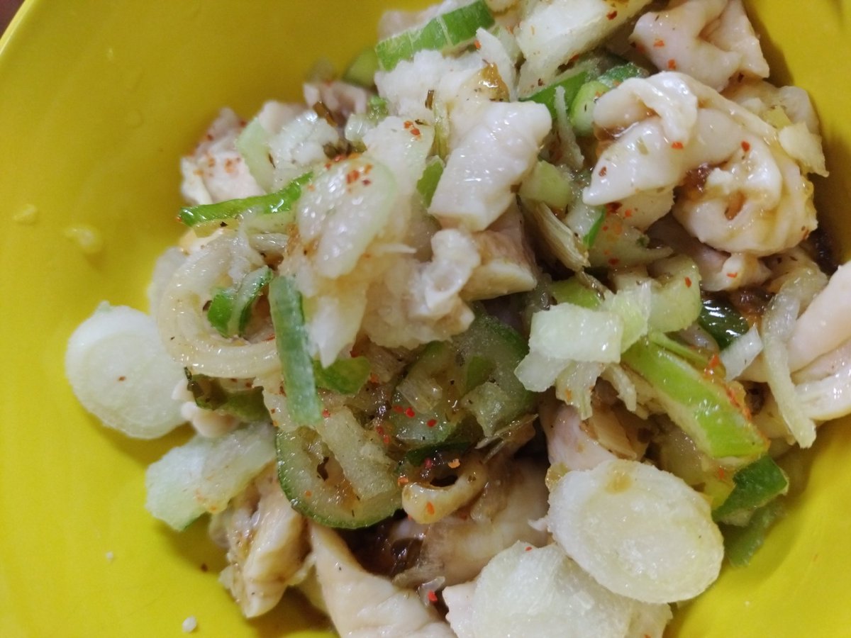 raintear's tweet image. 深夜なので今日作った鶏皮ぽん酢でも放流しときます