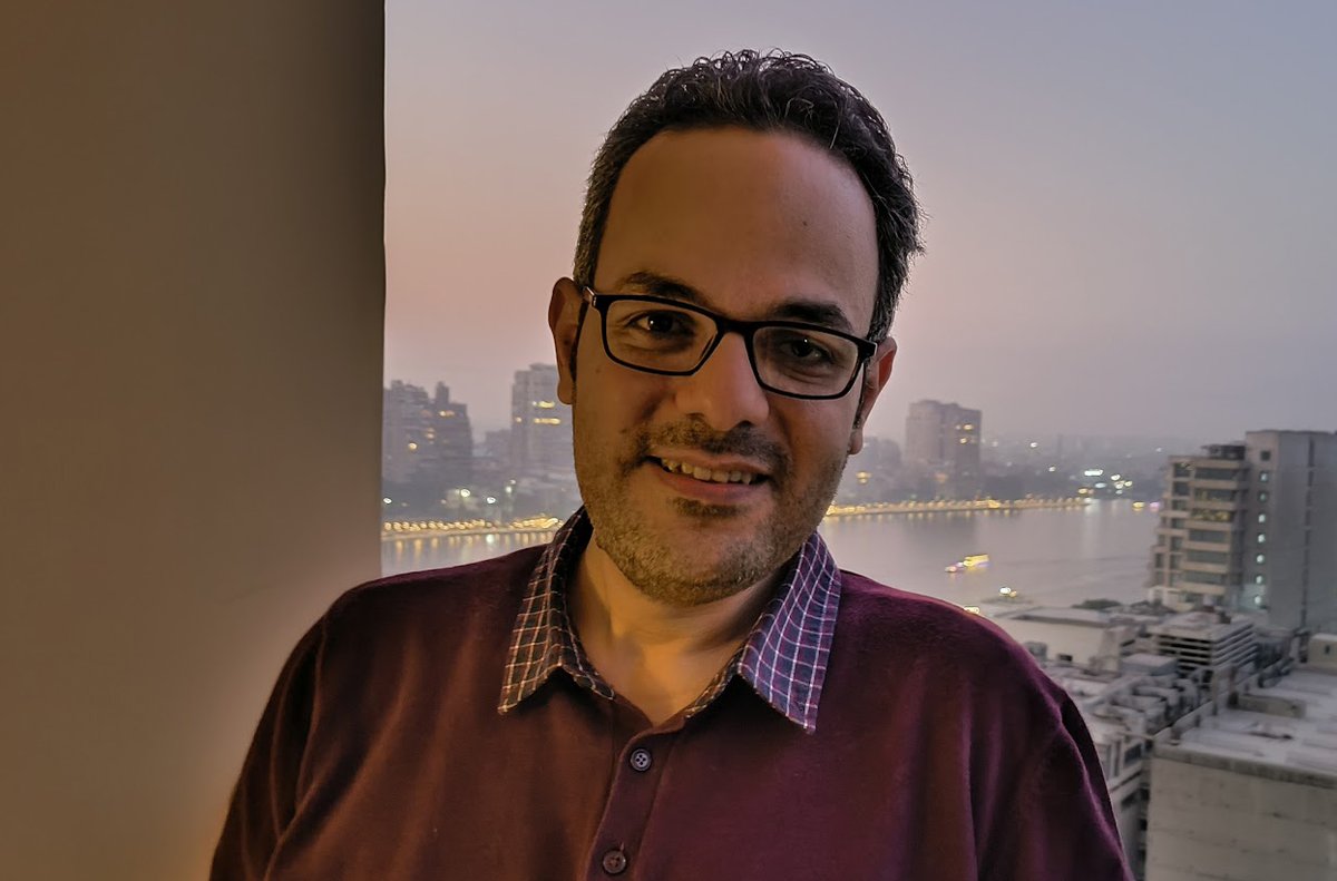 “Life is already difficult enough.” Egpytian author Ahmed Abdel Moneim  Ramadan on absurdity, fantasy, writing under pressure, and why  literature can never fully escape reality...
literatur.review/en/interview/l…