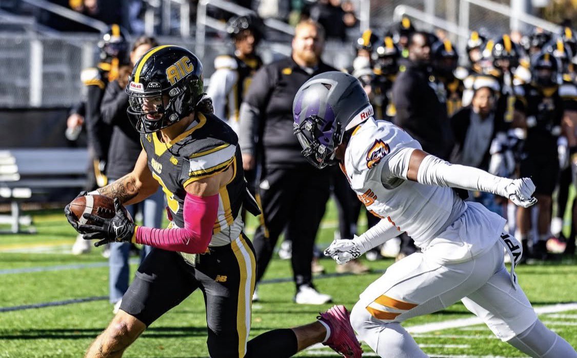 Recruits, Snowed In! ❄️

Transfers, 26s, 27s, 28s &amp; 29s^ If You Are Interested In Being Recruited By AIC (<a href="/AICFootball/">AIC FB</a> ) #GoYellowJackets 🐝
COMMENT Film, RETWEET &amp; DM  now! Watching Film For Evaluation!

Let’s Get Connected!📲
<a href="/CoachAjLocke/">Aj Locke</a>