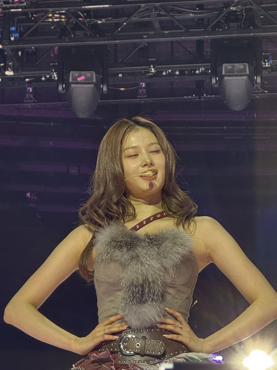 twicefan88's tweet photo. Sana in Los Angeles Day 4

#TWICE #TWICE_THISISFOR_WORLD_TOUR_LA https://t.co/T2C99Sy2Qu