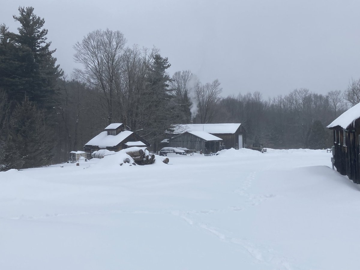 RussellRuss7's tweet photo. Snowfall NW CT: Norfolk 13.5”, 1.47” melted. Colebrook (9 miles east) 15.2”, 1.70” melt. Basically 9:1 ratio. Drifting made measuring DIFFICULT, must take average. @NWSAlbany @RachelFrank_CT @gilsimmons @ryanhanrahan @jillgilardi @NorfolkPIO1 @DHTheWeatherNut @Eweather13 https://t.co/3gyAhpbf2b