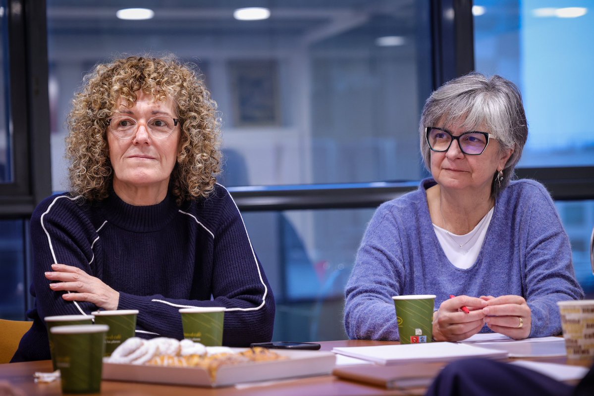 Esta mañana nos hemos reunido con UGT y CC.OO.

Compartimos con ellos la preocupación por lo que sucede en Madrid.

Urge una defensa firme de la sanidad y la educación públicas. 

Y hace falta un cambio de modelo que garantice el acceso a una vivienda digna para todas y todos.