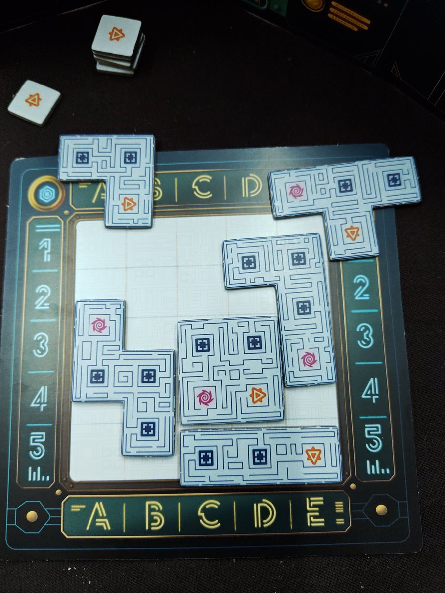 kitkit7695's tweet photo. 1月のOn the Tableさん。「アーキオロジック」は正しいブロック配置を見つける論理&amp;推理ゲーム。「Artistry」はパズル要素もあるコレクションゲームで、アートの美しさが際立つ。 https://t.co/KcGsuzZfDw