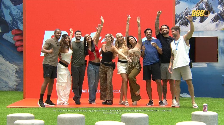 bicmuller's tweet image. Que foto boa pra ir deixando um por um cinza #bbb26