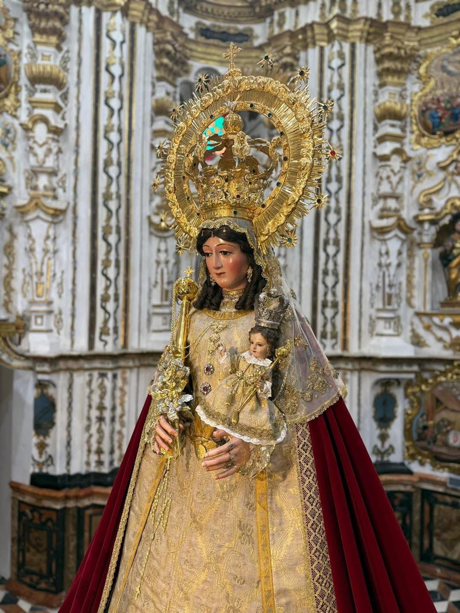 La Santísima Virgen de los Remedios ha sido vestida por sus camareras con motivo de la festividad de la 𝗖𝗮𝗻𝗱𝗲𝗹𝗮𝗿𝗶𝗮 y la próxima 𝗖𝘂𝗮𝗿𝗲𝘀𝗺𝗮. 

Luce la saya más antigua que se conserva, original del siglo XVIII, en brocado de oro y plata.

<a href="/HRemediosEstepa/">Hermandad de Nuestra Señora de los Remedios</a>