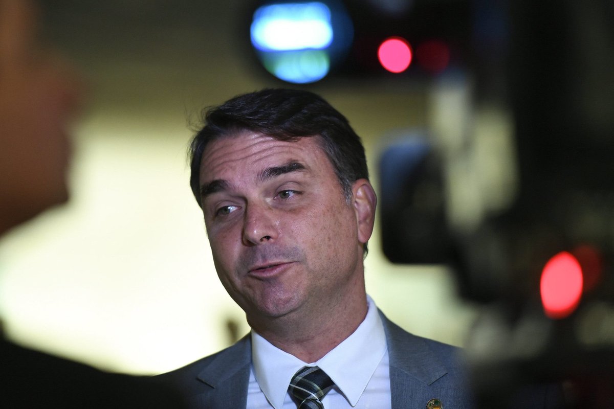boletimbr's tweet image. 🚨CONFIRA: “Vai conseguir unir a direita”, diz senador Izalci Lucas sobre Flávio Bolsonaro.