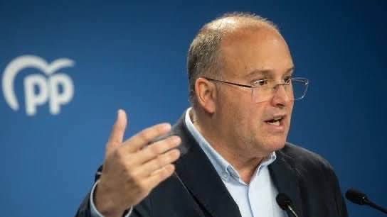 muzeriqui's tweet image. Porky pidiendo justicia para las víctimas del tren... 
El mu sinvergüenza con las víctimas de la Dana.. Más callao que en misa... 230 personas que se llevó palante su colega Mazón.. Cínico, un tío asqueroso..