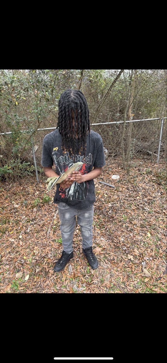199menace's tweet photo. Please tell me that it fell from out yo pocket skinny mane?🪖 https://t.co/WvzTkwQZB1