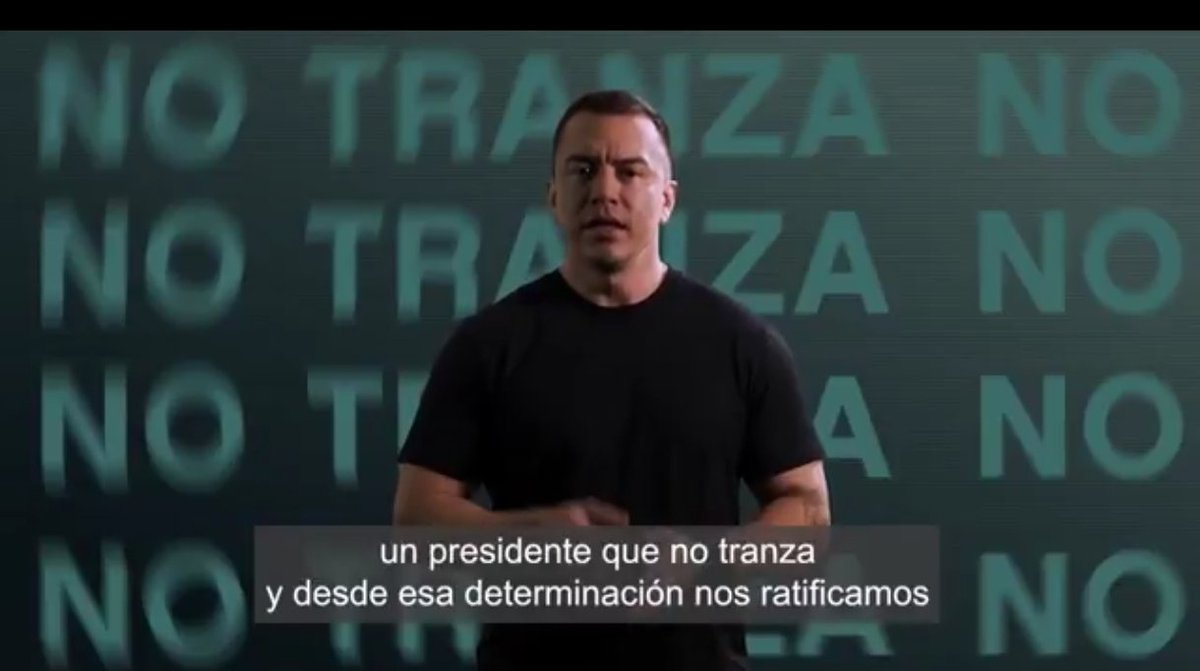 horizontelejan's tweet photo. Un idiota, rodeado de idiotas. 
Confundieron un verbo con un grupo musical 😂😂😂 
Transar, idiotas TRANSAR! https://t.co/vQANejtlU4