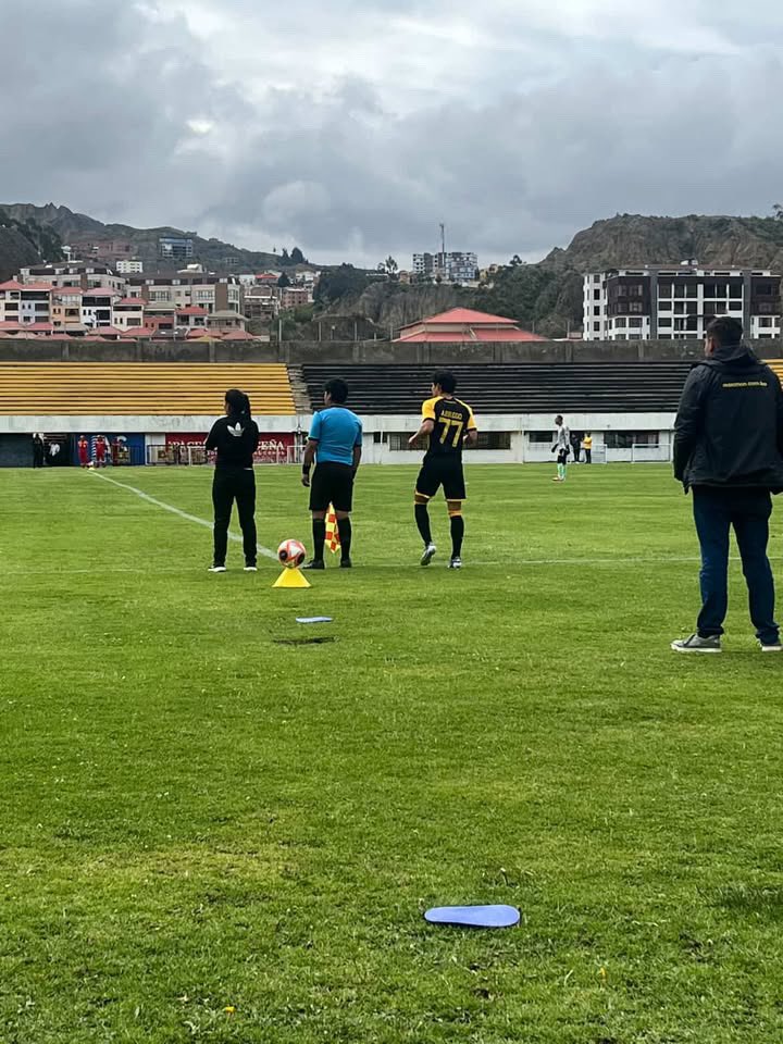 ignavar10's tweet photo. Primeros minutos de AbreGol 🐯🖤💛 https://t.co/tH3serfVIu