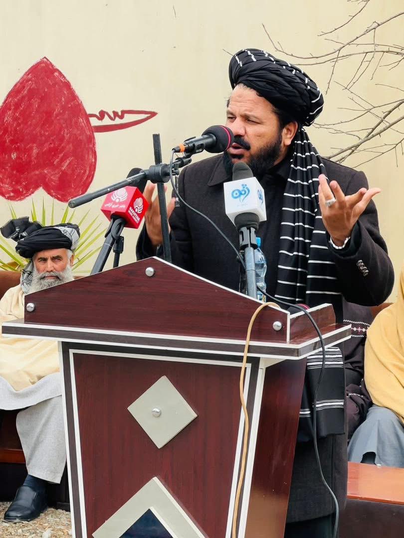 ChiefGhazi's tweet photo. نن ورځ زماپه کورکې دسلګونه قومي مشرانو او دولتي مسؤلینو په شتون کې ددو کورنیو ترمنځ هر یو  لعل معیدخان  او تاج ،کورنیو ترمنځ یولس کالنه دښمني چې مرګ ژوبلې یې درلودې،او ډېره یوه پیچلي سرګردانه ستونزمنه بدي دالحاج غازي نواز تڼي ددومداره هڅو په پایله کې دتل لپاره په دوستۍ بدله شوه. https://t.co/TxnRnYCx4f