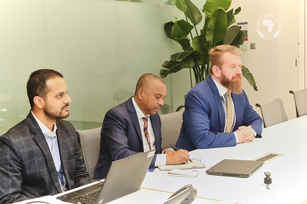 AfCFTA's tweet photo. H.E. Wamkele Mene met with Visa in Dubai to discuss the implementation of the African Continental Free Trade Area Protocol on Digital Trade.
The exchange focused on advancing interoperable cross-border payments, enabling trusted data flows, and promoting digital inclusion in support of Africa’s single market.
#AfCFTA #DigitalTrade #FinancialInclusion #CrossBorderPayments