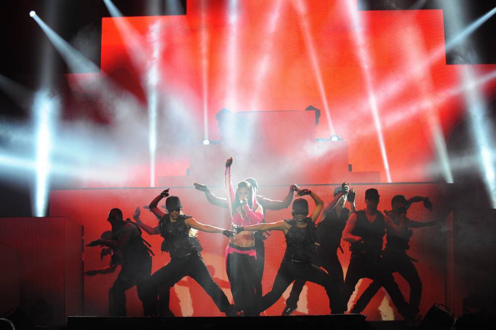 BrasilCheryl's tweet image. 🚨🚨🚨 Nem Shakira, nem Britney: artista escolhida para o show Todo Mundo no Rio em Copacabana em 2026 foi a cantora CHERYL 

A artista assinou o contrato na última semana para o Copacabanaryl e promete o show da carreira