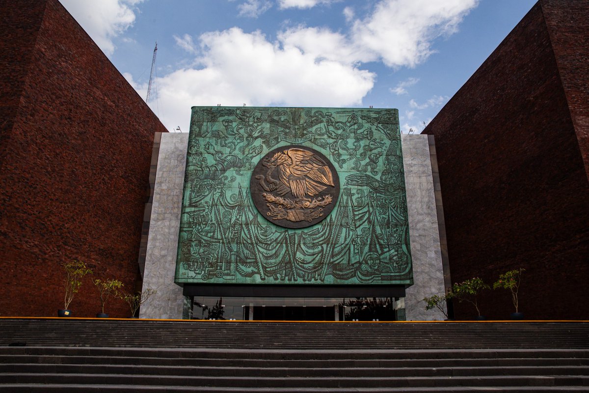 La presidenta de la CNDH, <a href="/RosarioPiedraIb/">Rosario Piedra Ibarra</a>, presenta el Informe de Actividades 2025 ante el Congreso de la Unión, para exponer las acciones, avances y retos en la protección de los derechos humanos en el país. 

🔗 youtube.com/watch?v=lJd9ZP…
 
#DefendemosAlPueblo