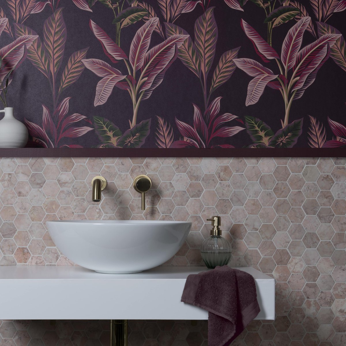 wallsandfloors's tweet photo. Bring boujie vibes to your home with our colourful real marble mosaic range! Two dusky pink mosaics in a herringbone and hexagon style, or a deep green kit-kat shape. Which would you choose?

Free next day delivery on orders over £399.

Shop here: https://t.co/E3BmSTq40X

#tiles https://t.co/8uKgETMfVT