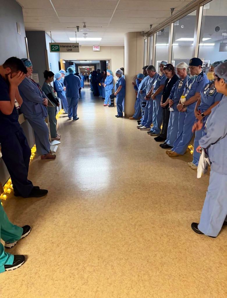 KaivanShroff's tweet image. Alex Pretti’s hospital colleagues hold a moment of silence in his honor 💔