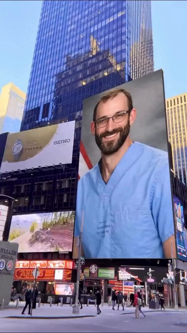 DougWahl1's tweet image. THANK YOU TIME SQUARE:

Alex Pretti’s face is being broadcasted on a billboard in Times Square.  NYC put it on a screen the whole world can’t ignore.

Your thoughts?