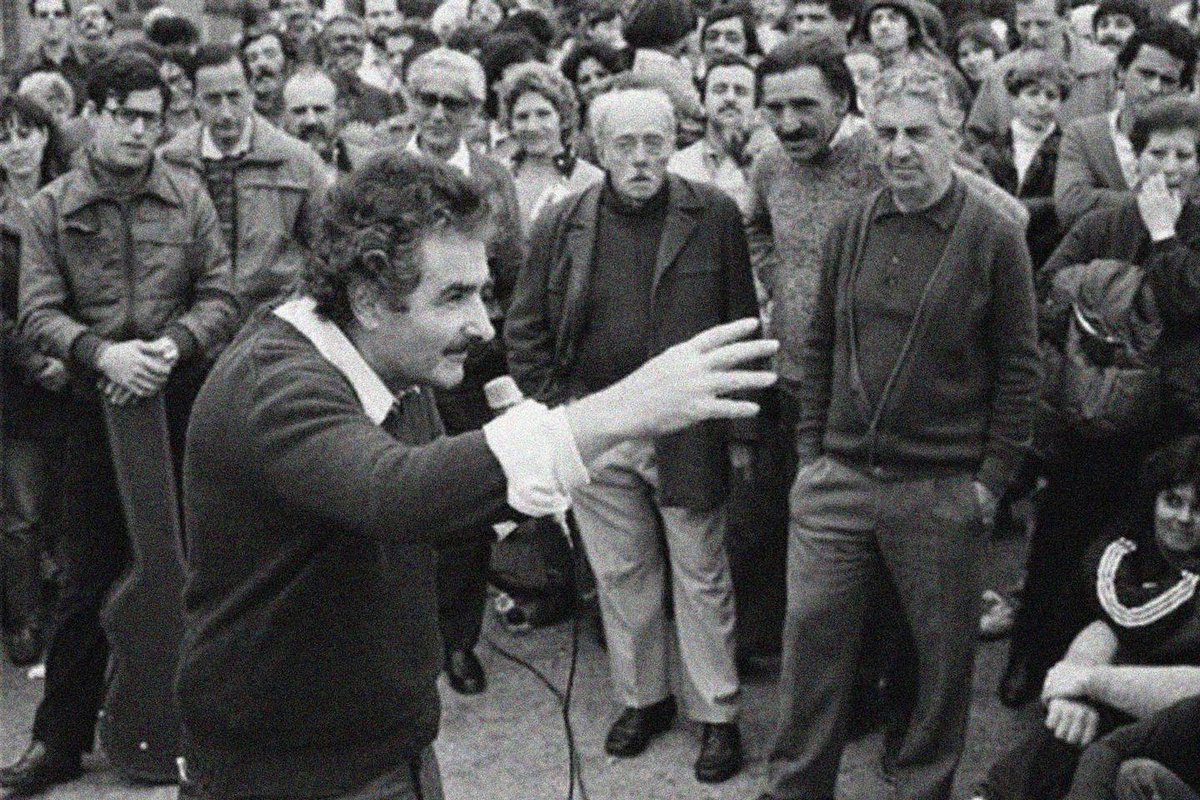 CubaOrtografia's tweet image. Pepe Mujica. El «abuelo humilde» que blanqueó la violencia.

Según el mito cementado por la izquierda, a conveniencia, Mujica era un viejito sabio con una vida austera; es decir, un ejemplo moral. Pero la realidad tiene fechas, balas y cadáveres. 

José Mujica no fue un pacifista…