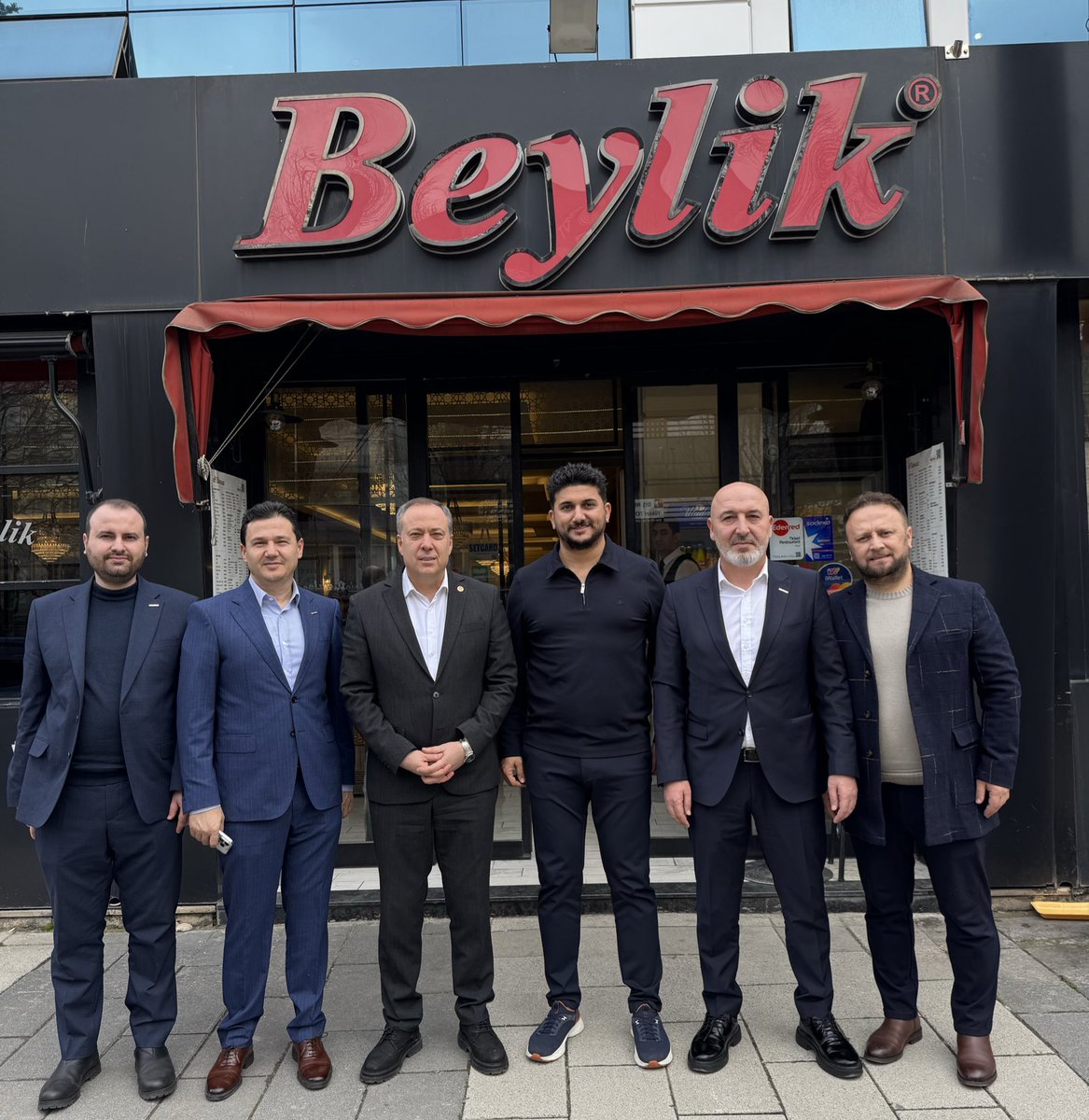 Üyemiz Beylik Kebap Yönetim Kurulu Başkanı Sayın Yunus Karasu’yu; Milletvekilimiz Sayın Murat Kaya, MÜSİAD Yönetim Kurulu Üyemiz Sayın İsmail Filizfidanoğlu ve Yönetim Kurulu Üyelerimizle iş yerinde ziyaret ettik.

Ziyarette sektörü ve çalışmaları ile ilgili istişarelerde