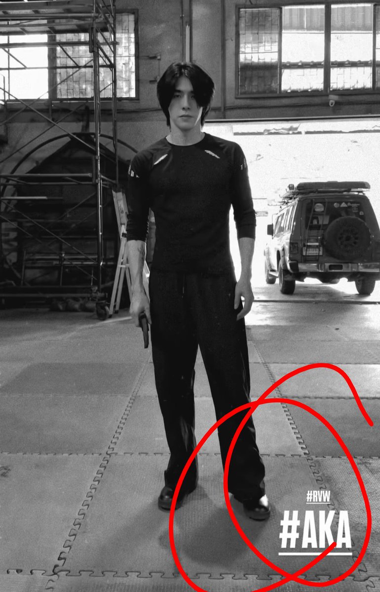 ClaraMaeda's tweet image. Finally some update on Boom and Akina ❤️
But what does #AKA stand for? 🤔
"Aka" (赤) means RED in Japanese, and seeing the color choice of the trailer, the red spider lillies, the 🩸 mark on the story, I can't help to think, is this connected? 

#BXXMRVW
#AkinaTheSeries