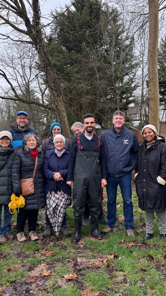 metecoban92's tweet photo. Great to join @Thames21 and local volunteers at Chandos Park to see how £600k of City Hall investment is restoring the Silk Stream.

This is our pledge to clean London’s rivers in action - building flood resilience, boosting wildlife and improving access for local communities 🌱 https://t.co/P4u3hP0gF4