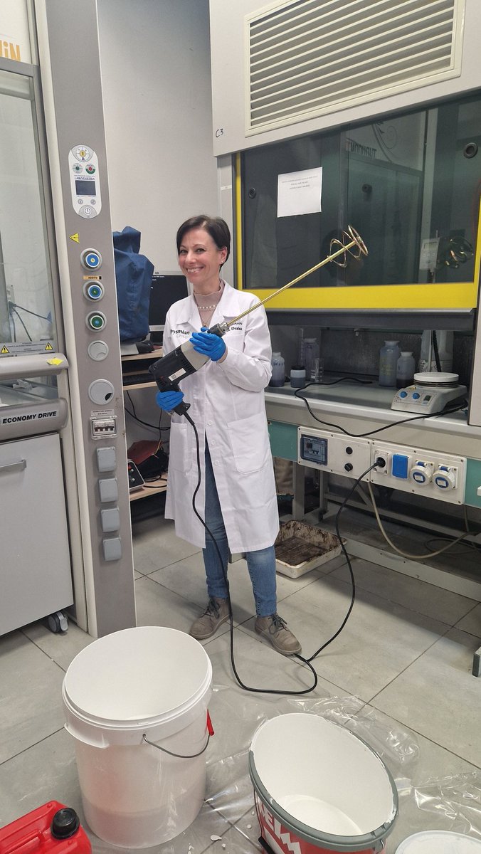 smilingPamPam's tweet image. I miei attrezzi sono differenti!😏
Non aprite quella porta...del lab!😅🤣 (...e Leatherface muto!😬)
#ILoveMyJob #Lab #Chemistry #Experiment