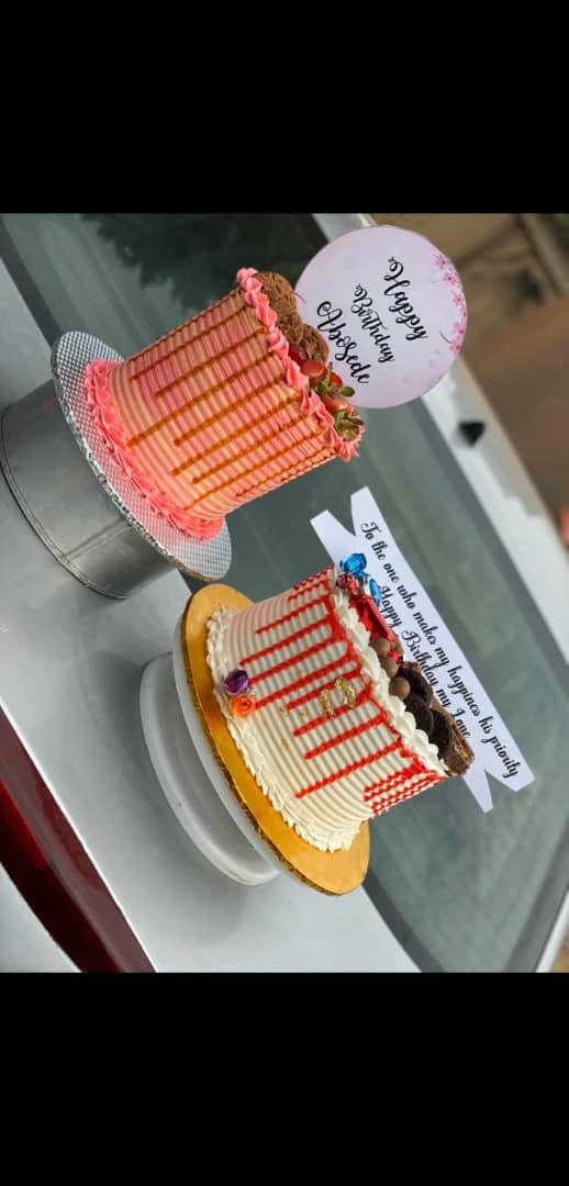 LOC_cakes's tweet photo. 2 slides of what you can get with us. 

Our cakes are super yummy, fluffy and exquisite!

LOC for a reason 📌 

📍 Ibadan 

Please RT when you come across this... WIB needs your RT

@Jomilojju @unclebeeola @_DammyB_ @Uzzyokeke https://t.co/YRYzCpy75T