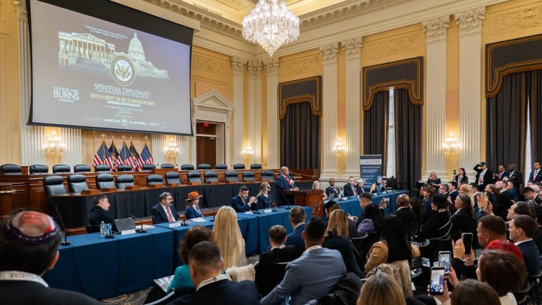 미 국회의사당서 국제 종교 간 콘퍼런스 ‘영적 외교관의 부상’ 개최

🔵blog.naver.com/creativesociet…

이번 콘퍼런스는 글로벌 도전에 대응하는 데 있어 영적 외교와 신앙에 기반한 리더십의 힘을 조명했으며, 보다 평화롭고 연대된 세계를 구축하는 데 있어 그 중요성을 강조했다.