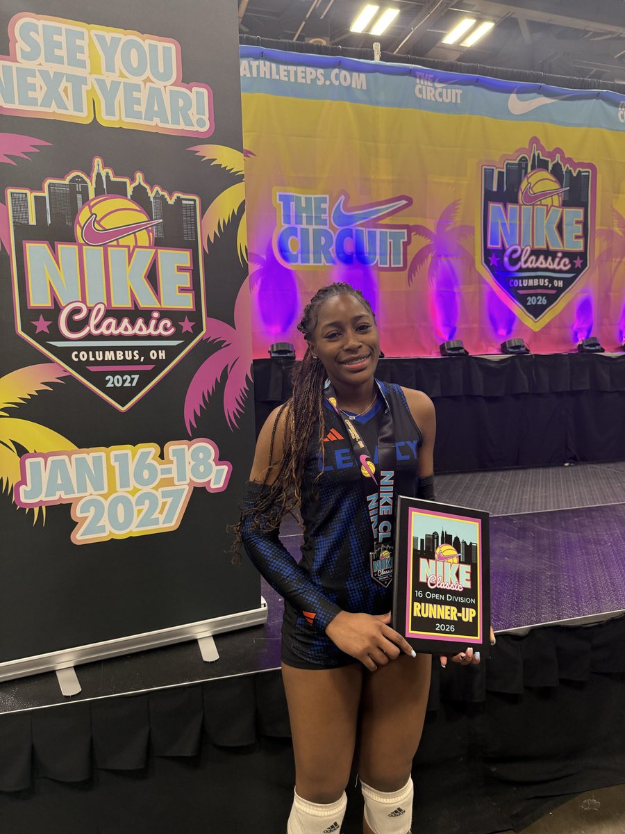 K_SmithPhD's tweet photo. We finished 2nd in the gold bracket at the Nike Classic in Columbus, OH. Great start to the new season.💙🧡🏐Legacy 16-1 #LeaveYourLegacy https://t.co/9VNz78bykT