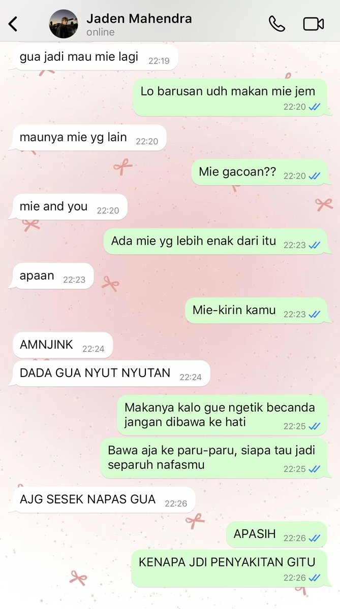 Nanasss🍍 tweet media